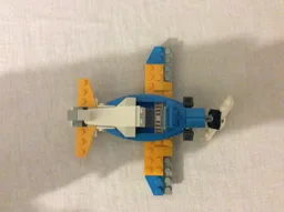 31072: Propeller Plane