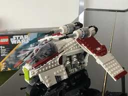 "midi-scale Republic Gunship LAAT/i" 75402 alternative build (MOC)
