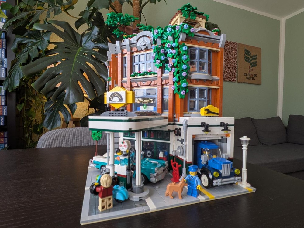 Lego Joe's (Corner) Garage (10264)