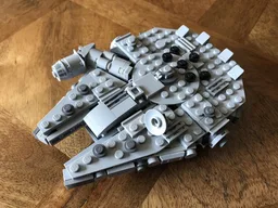midi-scale Millenium Falcon