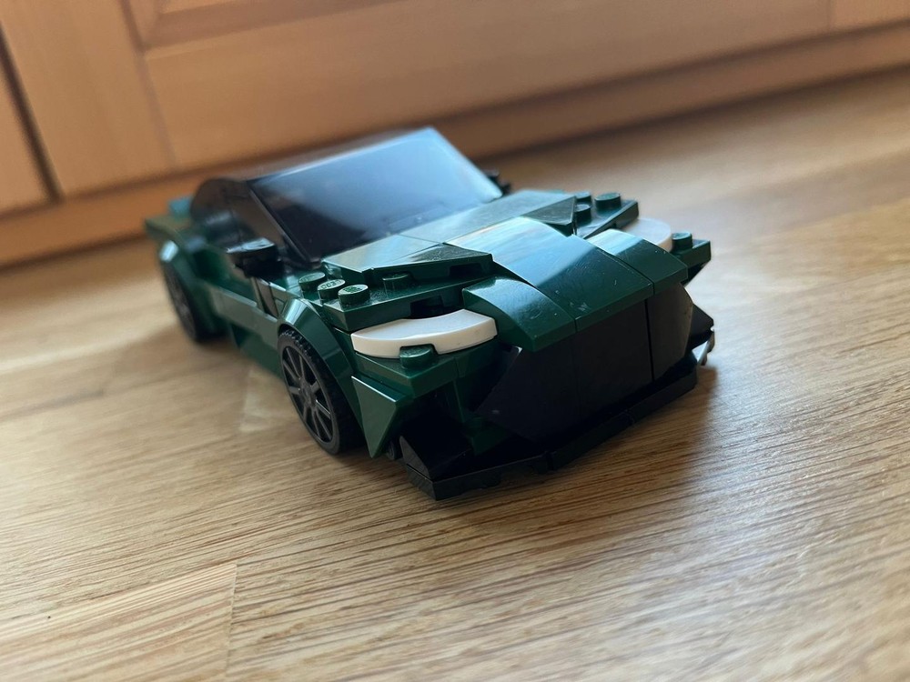 Lego Aston Martin DBS Superleggera