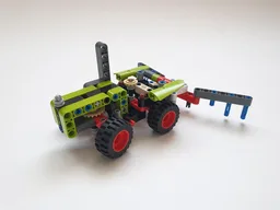 42102c Small Tractor