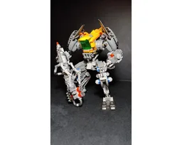 MAD STOMP XT “BEE-STUNG”