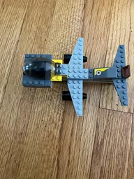 75214 Lego airplane with small tail stabilizer