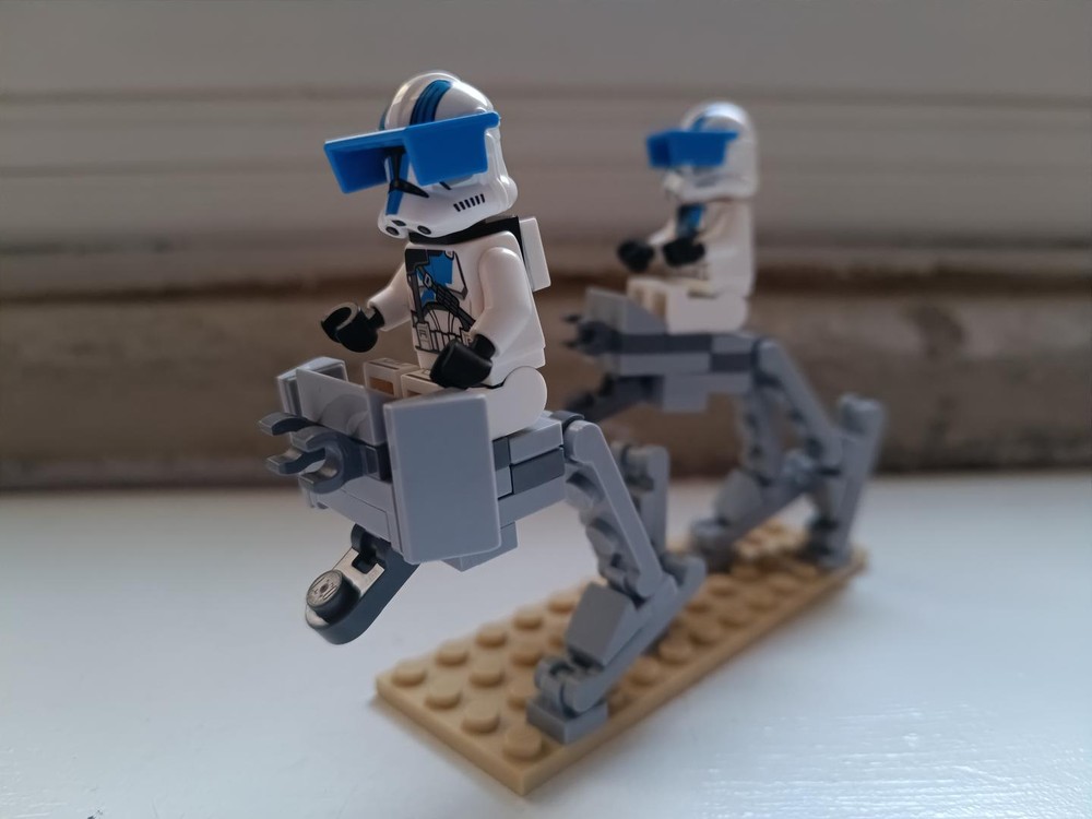 Lego Day 5 AT-RT from star wars advent calendar