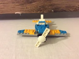 31072: Propeller Plane
