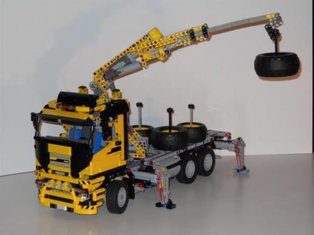 Lego IR controlled Crane Truck