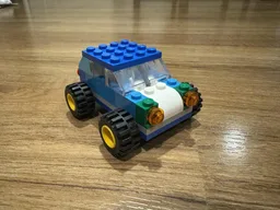 10698 Blue car