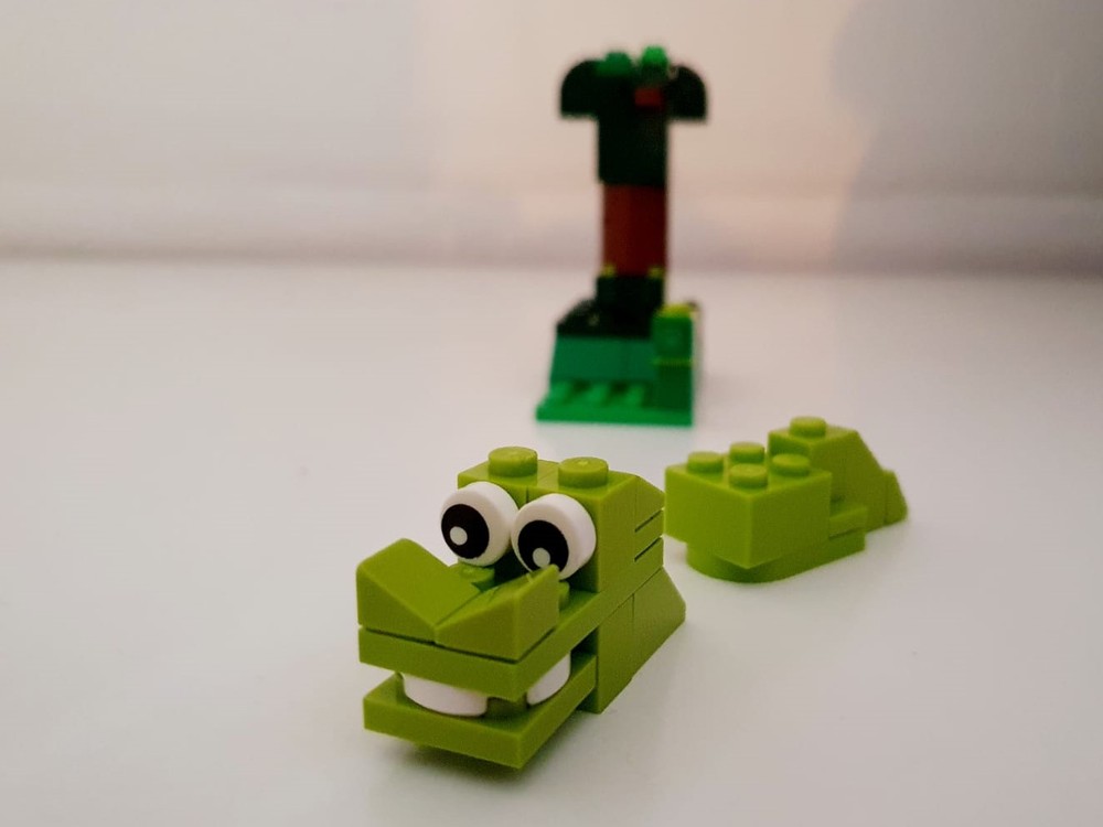 Lego 11007 - swimming Crocodile with small island