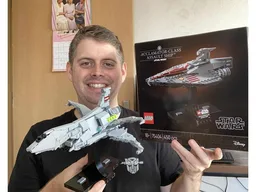 Star Fox Great Fox Midi-Scale