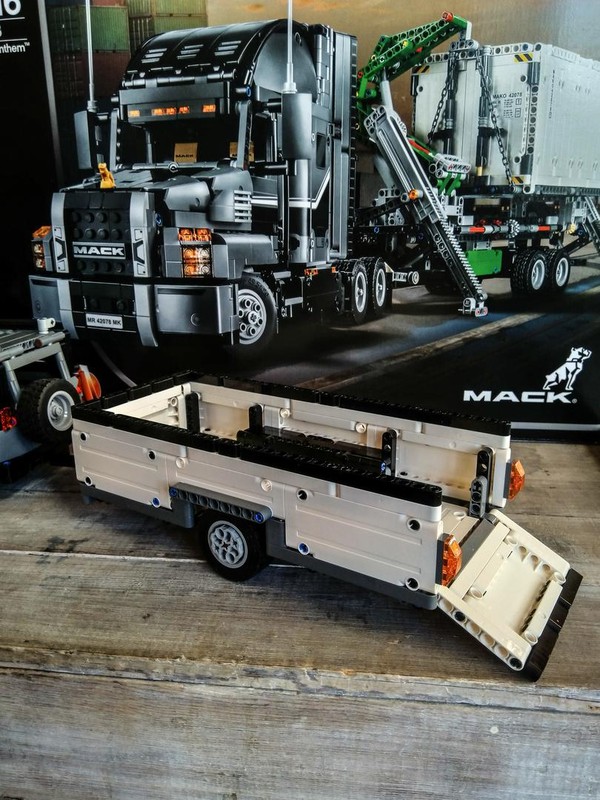 Lego 42078 Trailer for SUV
