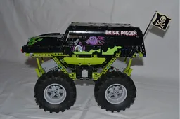 Brick Digger - RC Technic GraveDigger