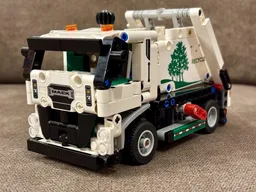 42167 Skip loader truck