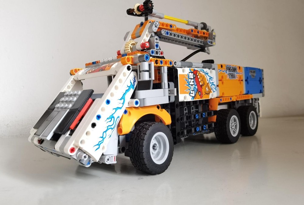 Lego airport rescue vehicle in 42128