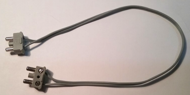 Lego Electric, Wire 12V / 4.5V with 2 Leads, 28 Studs (22cm) Long with 2 Light Gray Electric, Connector, 2-Way Male Squared Narrow Short