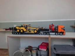 Custom RC low loader with ramps