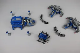 Small Clone Attack Transport & 2 Droid Hellcats