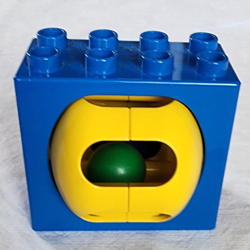Lego Duplo Brick 2 x 4 x 2 with Green Ball in Yellow Rattle / Blue