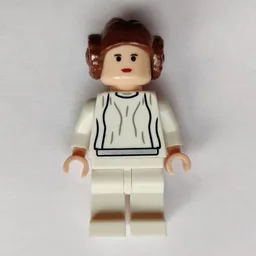 Princess Leia, White Robe, Reddish Brown Hair