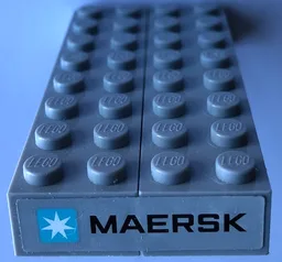 Stickered Assembly 8 x 4 x 1 with Maersk Logo Pattern on Both Ends (Stickers) - Set 10241