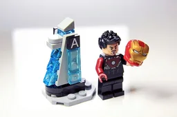 Free instructions - LEGO Mini Avengers Tower