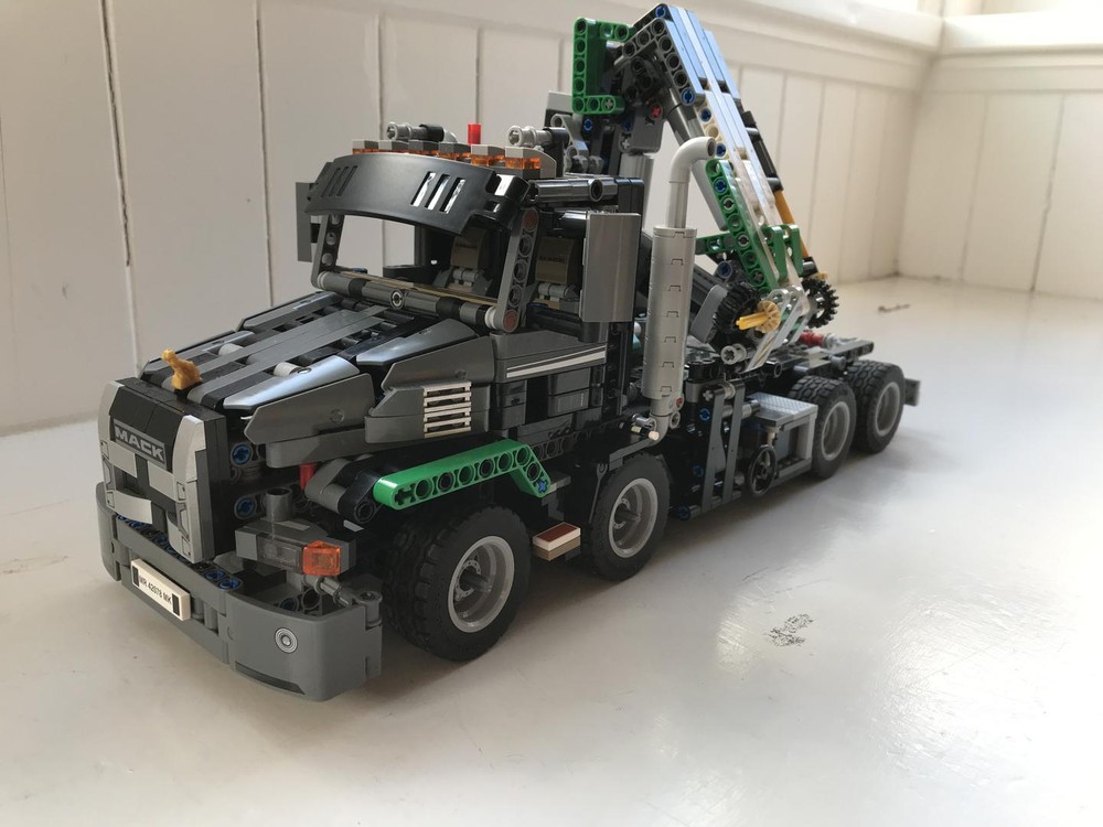Lego Mack Granite 8 wheeler Hiab