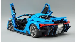Lamborghini Centenario 1:8 hypercar