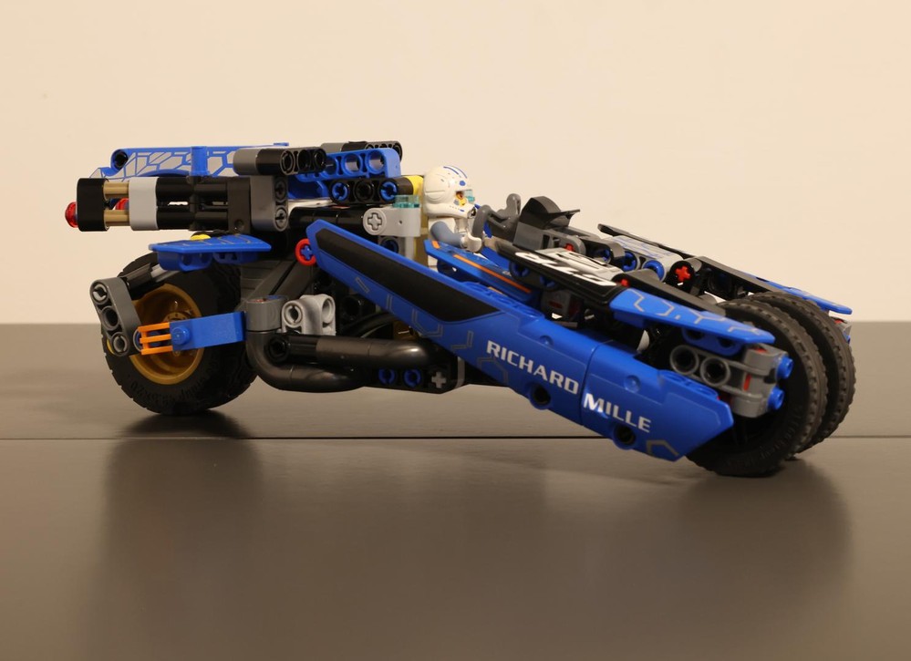 Lego Futuristic motorcycle 2.0