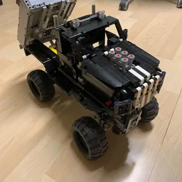 42029/9398 Custom Rock Crawler Pickup