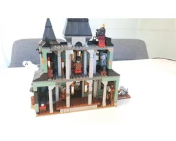 Haunted Manor interior extension