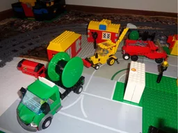 Double loop track layout