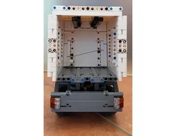 Refrigerated semi-trailer