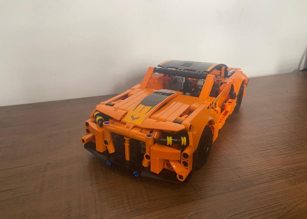Lego BMW M4 Competition 42093-1 alt