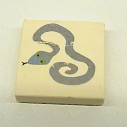 Tile 2 x 2 with Curled Snake Print / White