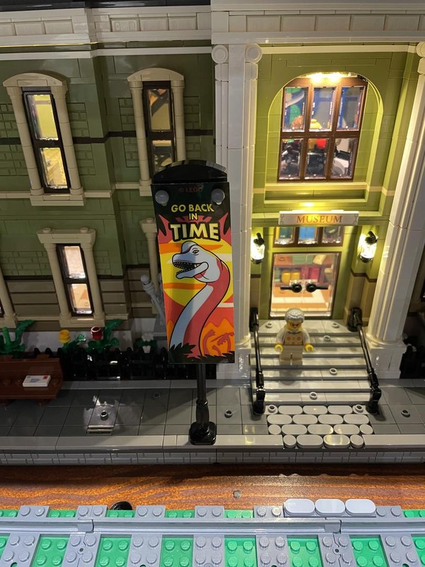 Lego Banner stand - Natural History Museum Modular