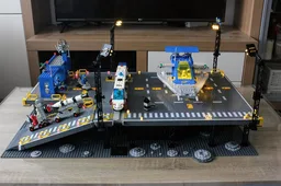 Space Landing Pad with Monorail (bigger)