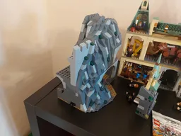 Helm's Deep, UCS scale