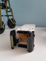 42110 alt Container Crane