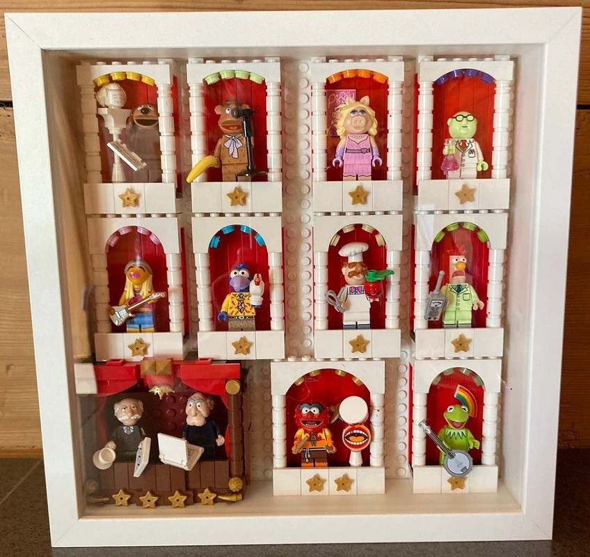 Lego Muppets Frame for Minifigures