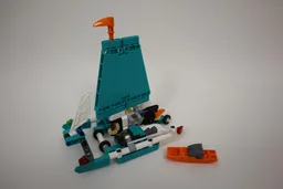 Catamaran - LEGO Technic 42117 M Model