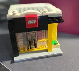 Mini Lego Brand Store Modular (40528 alt)
