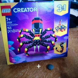 Toxic Facehugger