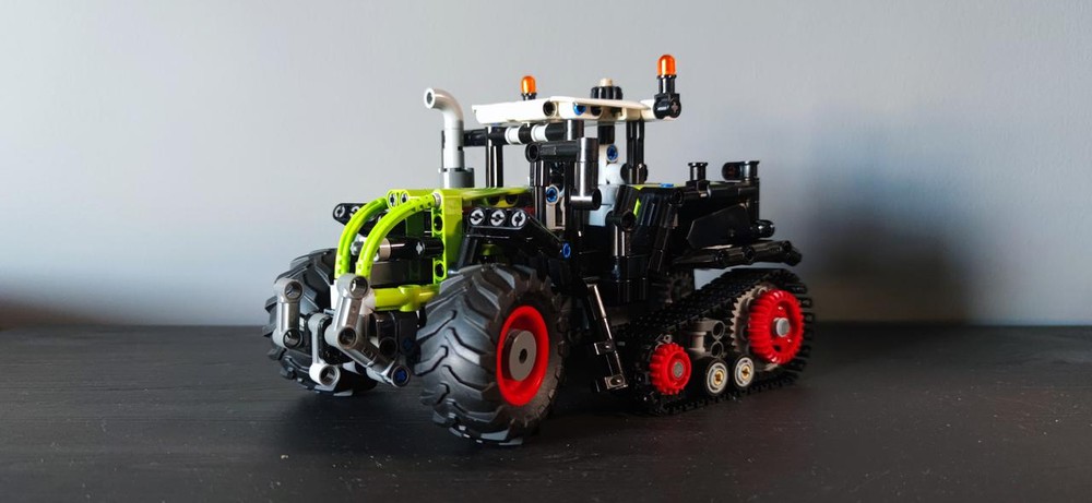 Lego 1:32 CLAAS Axion Terra Trac tractor