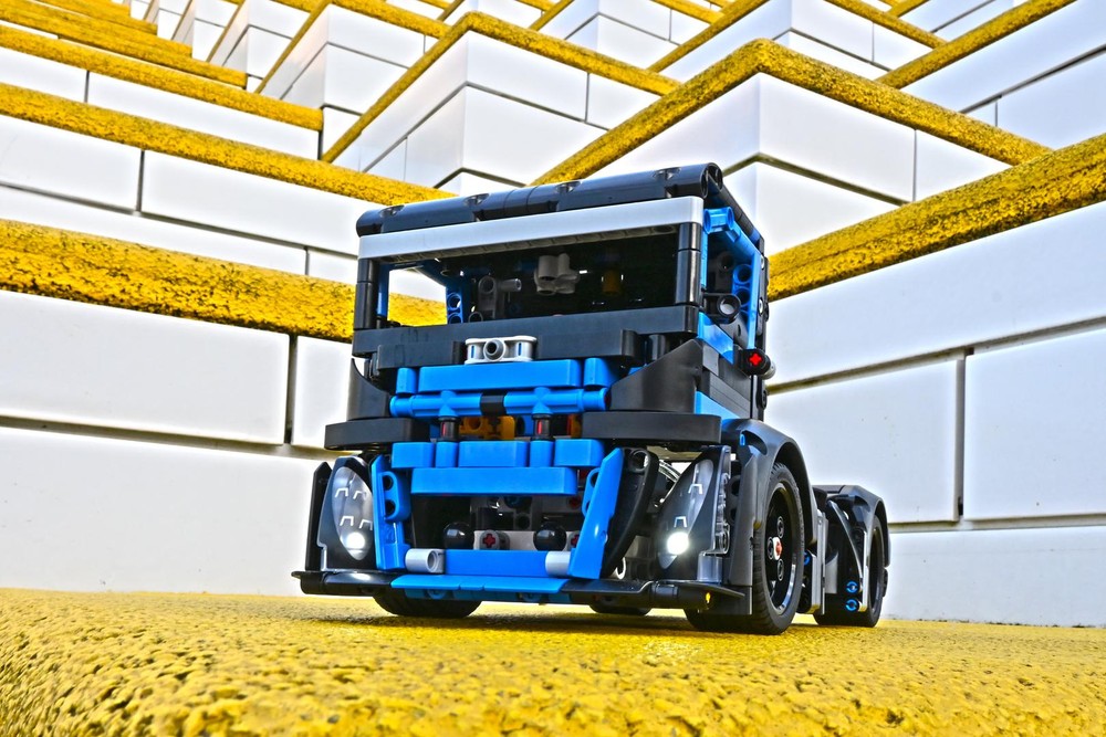 Lego 42176 Volvo Iron Knight (Porsche GT4 e-Performance Alternate Build)