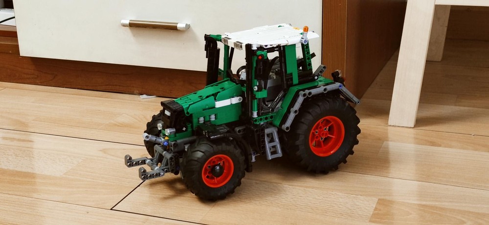 Lego Fendt 800 Vario tractor (bodywork only)