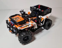 42139 Alternate - 4x4 quad bike