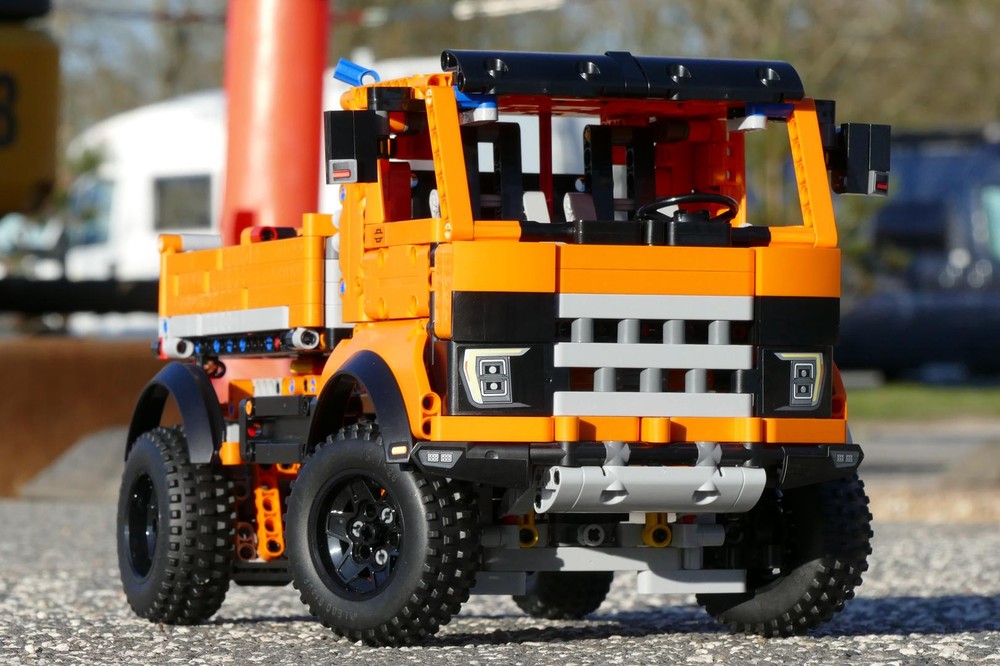 Lego 42126 Offroad Tipper Truck with Diesel Generator