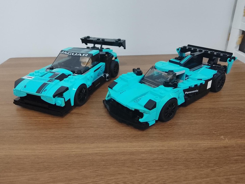 Lego Aston Martin Valkyre LMH and Vantage GT3 (76898 alt)