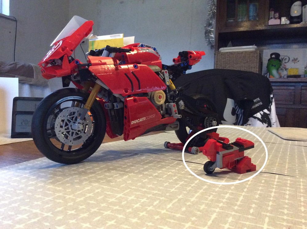 Lego Mini champion #2: Ducati Panigale V4 R