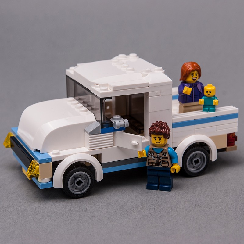 Lego 60283 Farmer's Family Car